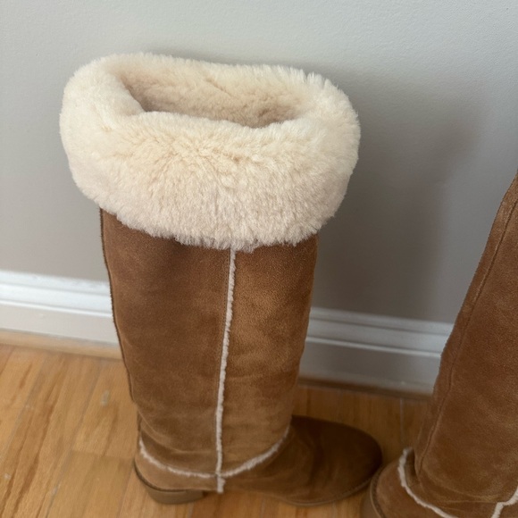 UGG Tall Kasen Boots! - Picture 5 of 10